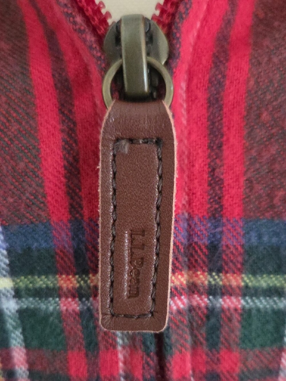L.L. Bean Red Plaid Relaxed Fit Full-zip Hoodie - Picture 4 of 4